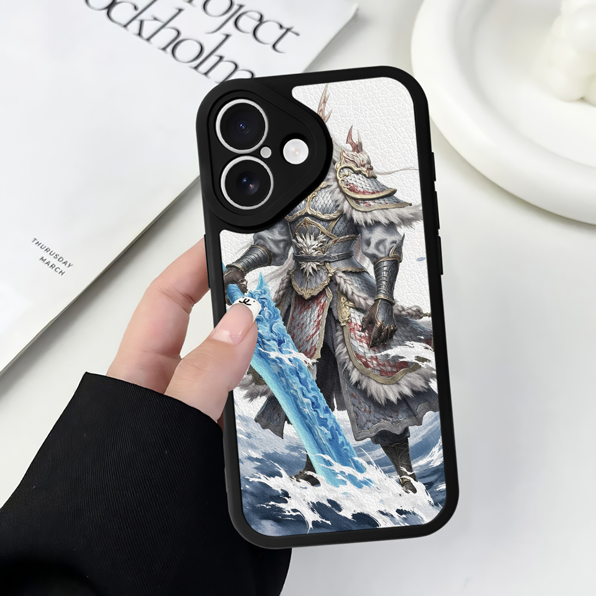 （画像用） Ne Zha 2 ナタ 魔童の大暴れ 【iPhone 16シリーズ対応】シリコンスマホケース（レザー調） 材質：シリコン